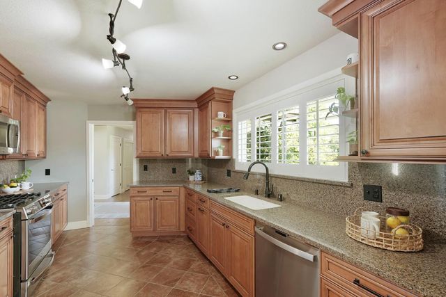 2326 Vista Del Lago Dr, Valley Springs, CA 95252
