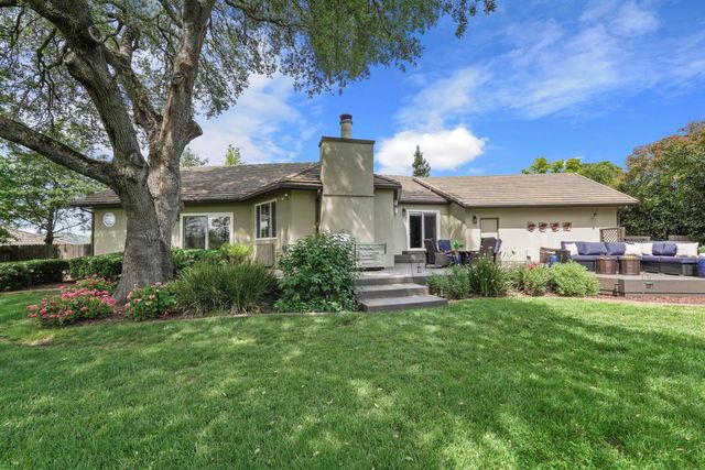 2326 Vista Del Lago Dr, Valley Springs, CA 95252