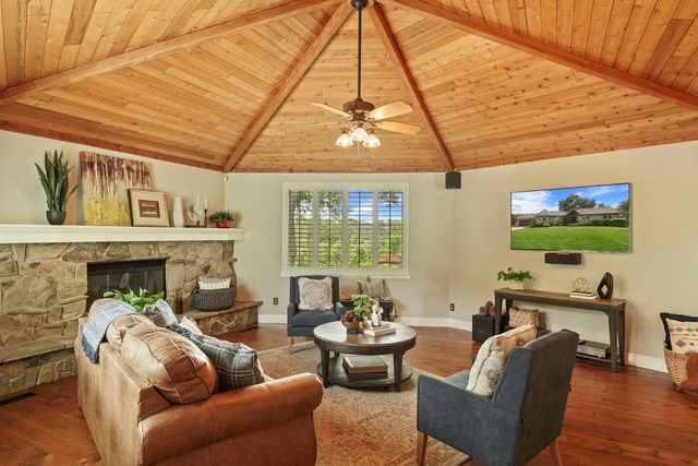 2326 Vista Del Lago Dr, Valley Springs, CA 95252