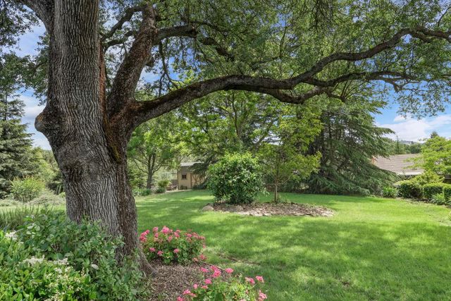2326 Vista Del Lago Dr, Valley Springs, CA 95252