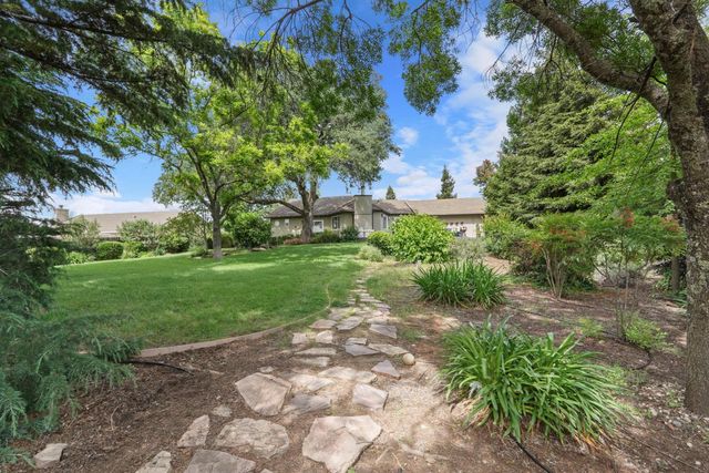 2326 Vista Del Lago Dr, Valley Springs, CA 95252