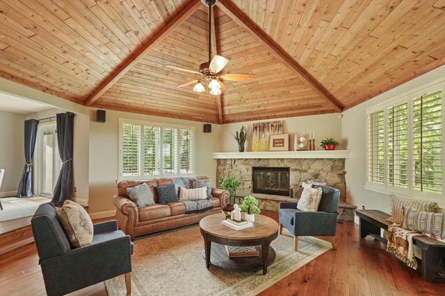 2326 Vista Del Lago Dr, Valley Springs, CA 95252