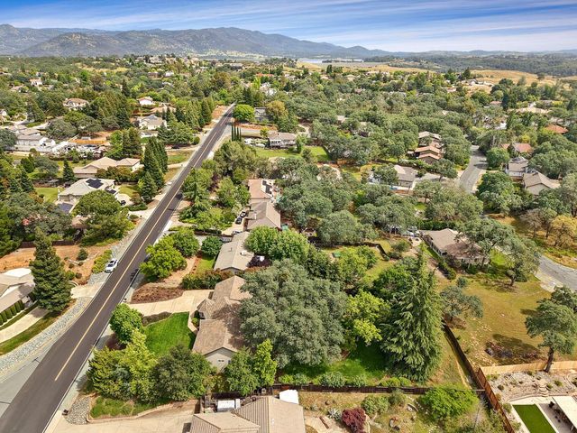 2326 Vista Del Lago Dr, Valley Springs, CA 95252