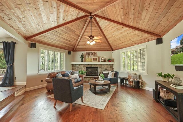 2326 Vista Del Lago Dr, Valley Springs, CA 95252
