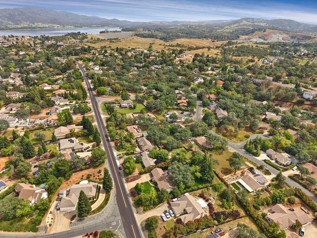 2326 Vista Del Lago Dr, Valley Springs, CA 95252