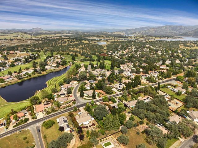 2326 Vista Del Lago Dr, Valley Springs, CA 95252