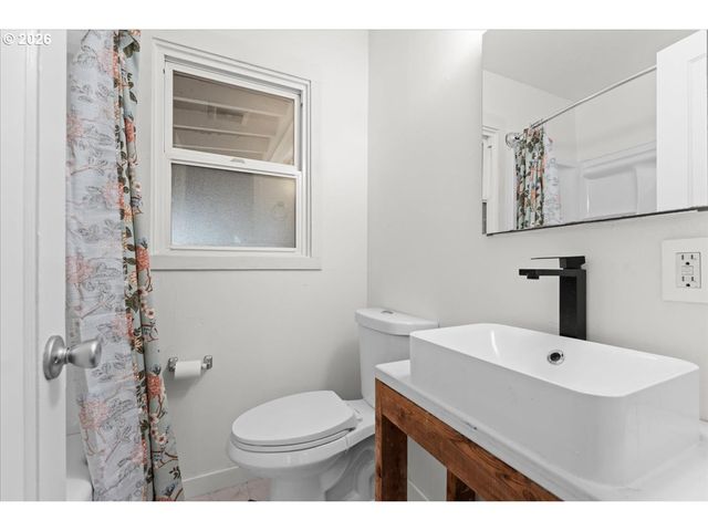 6523 Se 84TH Ave, Portland, OR 97266