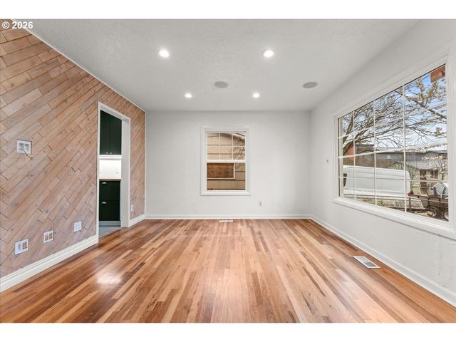 6523 Se 84TH Ave, Portland, OR 97266