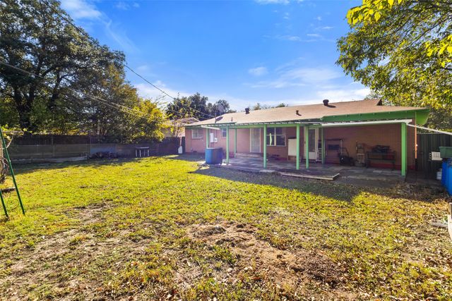 4805 Ira Street, Haltom City, TX 76117