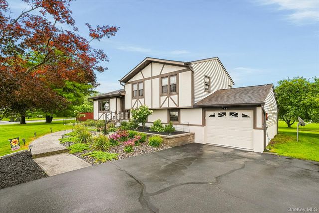 23 Buckingham Place, Washingtonville, NY 10992