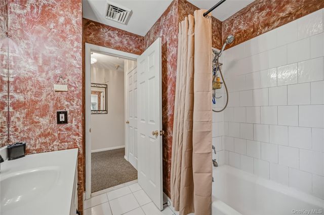 23 Buckingham Place, Washingtonville, NY 10992