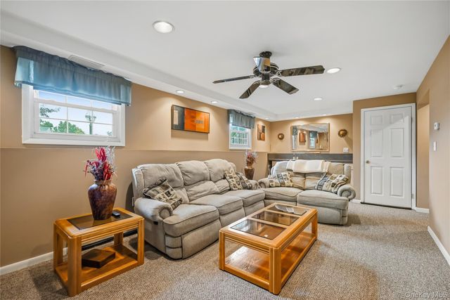 23 Buckingham Place, Washingtonville, NY 10992