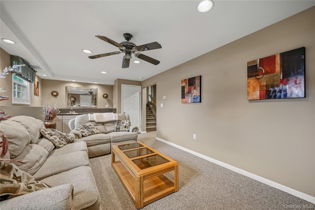 23 Buckingham Place, Washingtonville, NY 10992