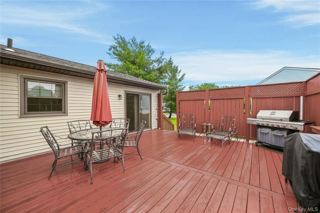 23 Buckingham Place, Washingtonville, NY 10992