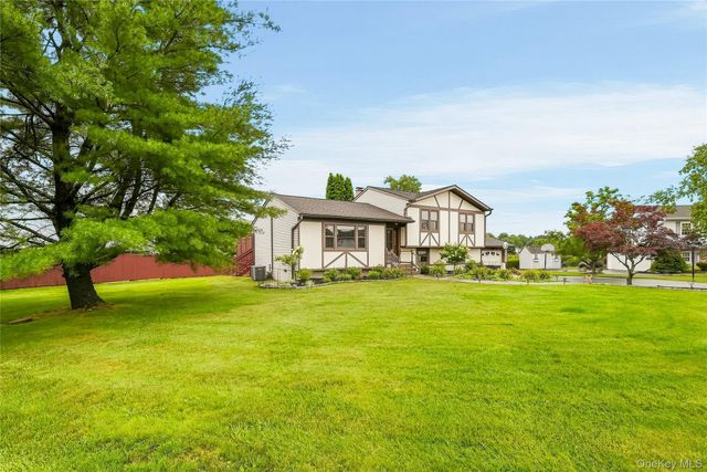 23 Buckingham Place, Washingtonville, NY 10992