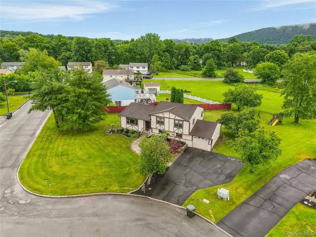 23 Buckingham Place, Washingtonville, NY 10992