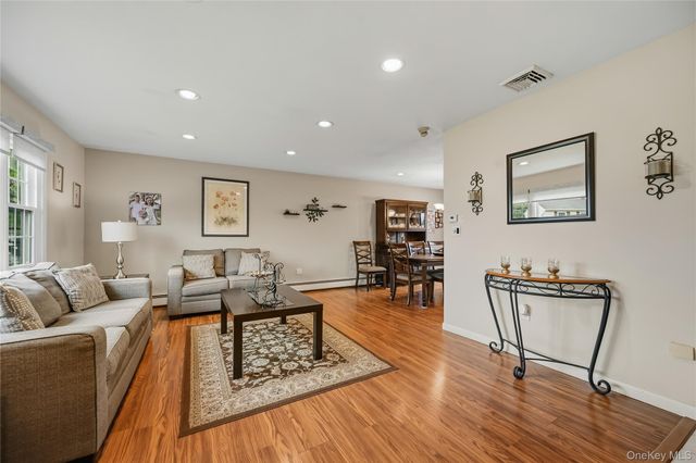 23 Buckingham Place, Washingtonville, NY 10992