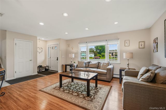 23 Buckingham Place, Washingtonville, NY 10992