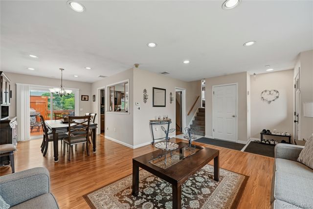 23 Buckingham Place, Washingtonville, NY 10992
