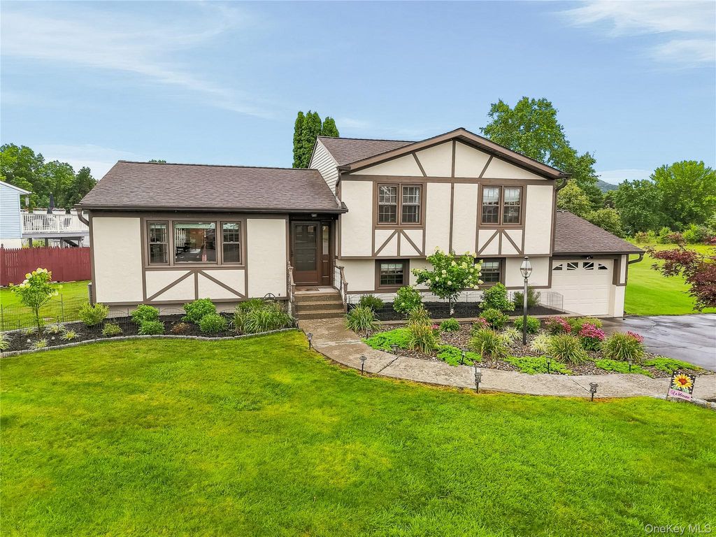 23 Buckingham Place, Washingtonville, NY 10992 — photo 2