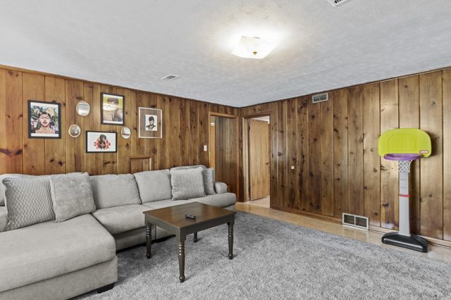 1002 Celia Lane, Lexington, KY 40504