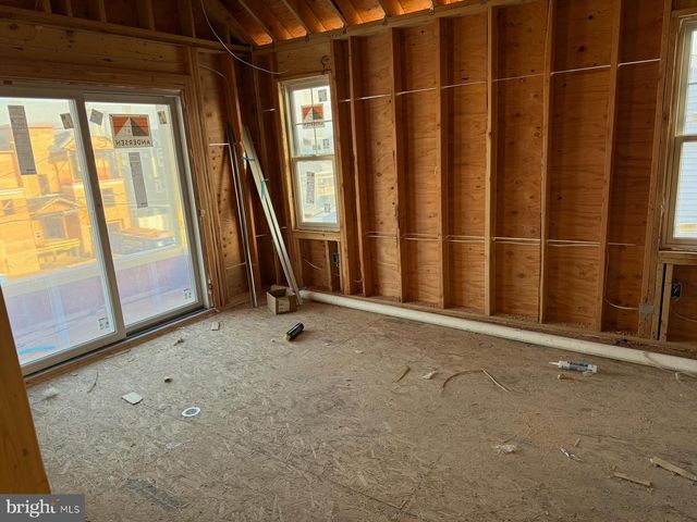 354 W 11TH ST, Ship Bottom, NJ 08008