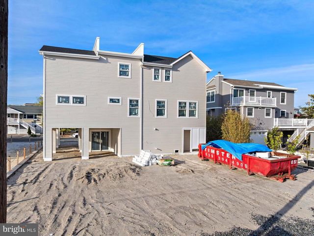 354 W 11TH ST, Ship Bottom, NJ 08008