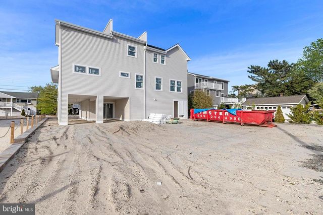 354 W 11TH ST, Ship Bottom, NJ 08008