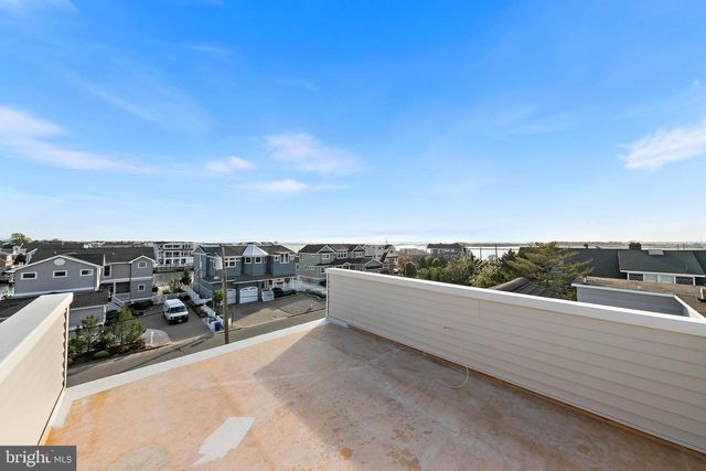 354 W 11TH ST, Ship Bottom, NJ 08008