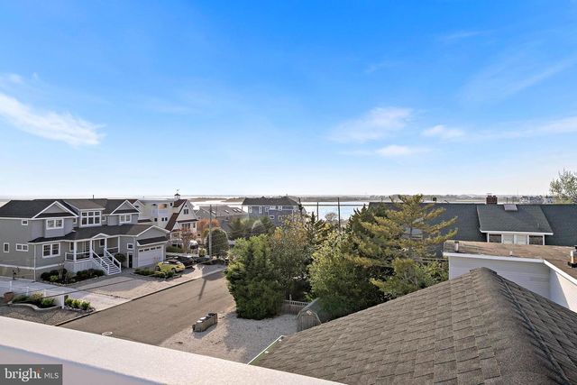 354 W 11TH ST, Ship Bottom, NJ 08008