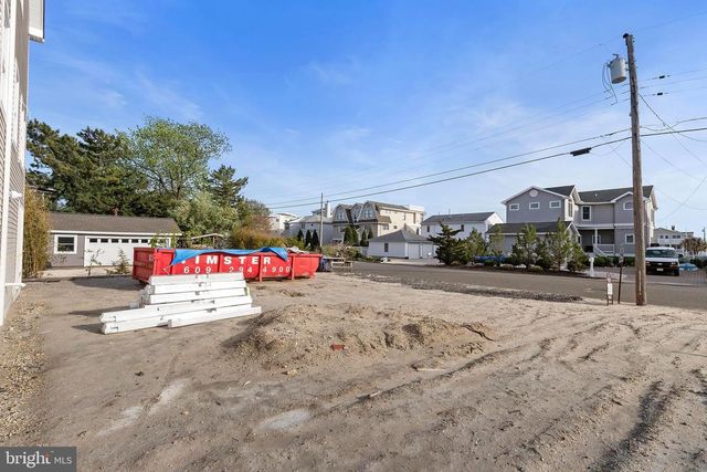 354 W 11TH ST, Ship Bottom, NJ 08008