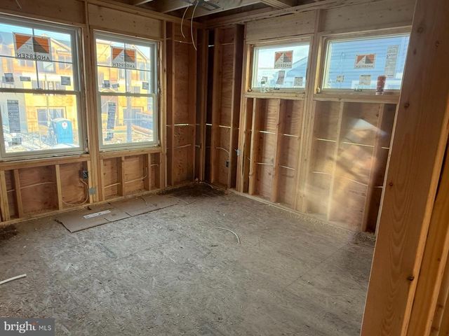 354 W 11TH ST, Ship Bottom, NJ 08008