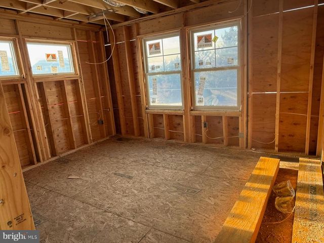 354 W 11TH ST, Ship Bottom, NJ 08008