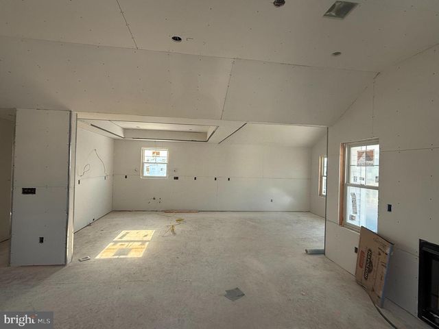 354 W 11TH ST, Ship Bottom, NJ 08008