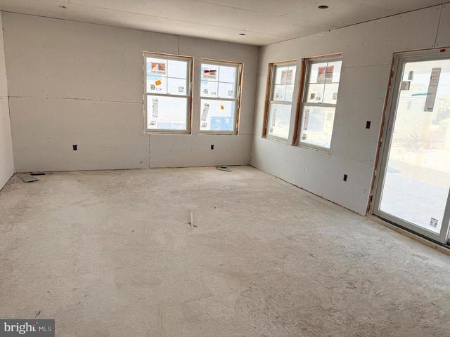 354 W 11TH ST, Ship Bottom, NJ 08008