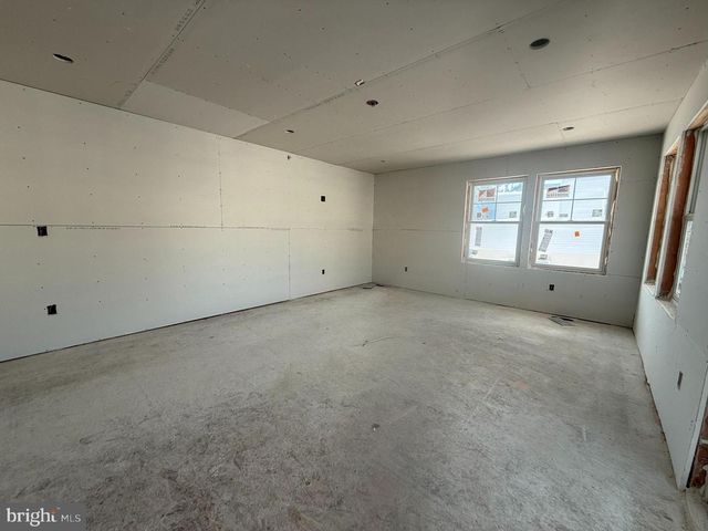 354 W 11TH ST, Ship Bottom, NJ 08008