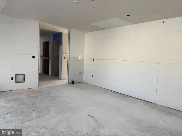 354 W 11TH ST, Ship Bottom, NJ 08008