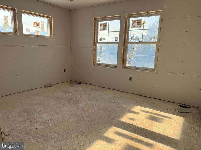 354 W 11TH ST, Ship Bottom, NJ 08008