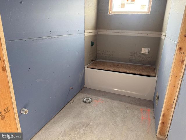 354 W 11TH ST, Ship Bottom, NJ 08008