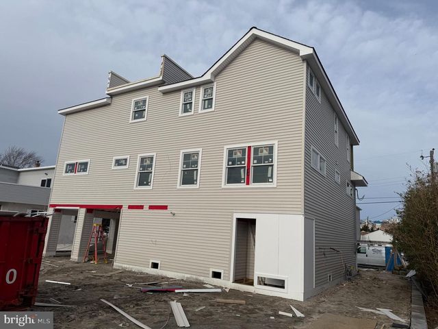 354 W 11TH ST, Ship Bottom, NJ 08008