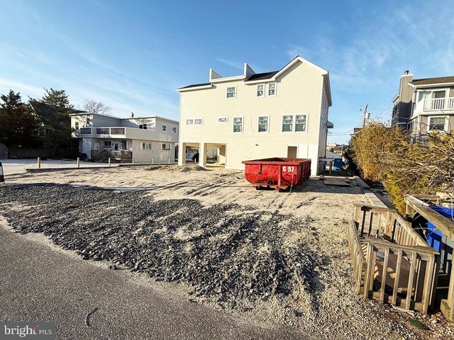 354 W 11TH ST, Ship Bottom, NJ 08008