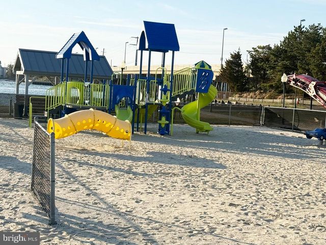 354 W 11TH ST, Ship Bottom, NJ 08008
