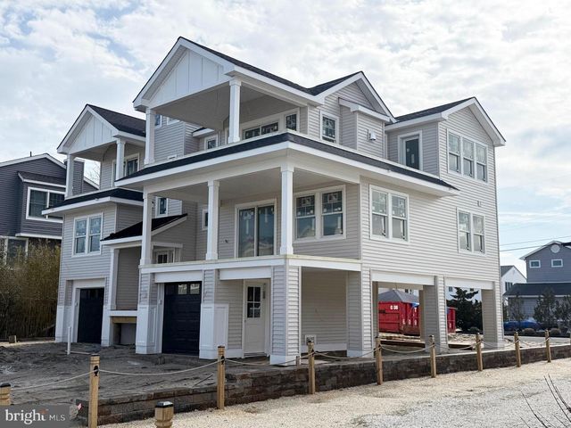 354 W 11TH ST, Ship Bottom, NJ 08008