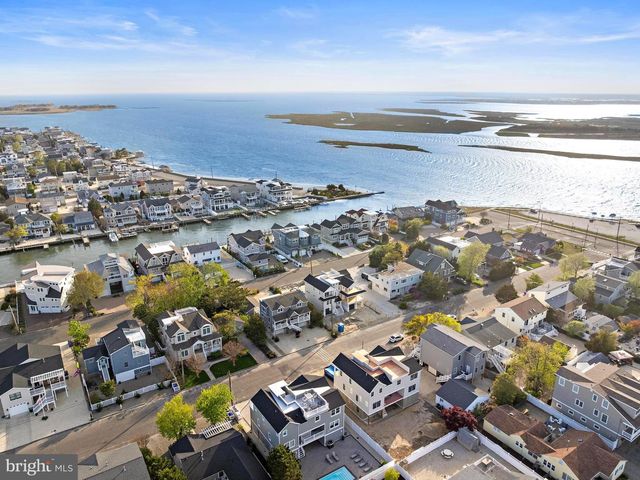 354 W 11TH ST, Ship Bottom, NJ 08008