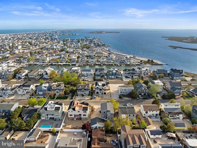 354 W 11TH ST, Ship Bottom, NJ 08008