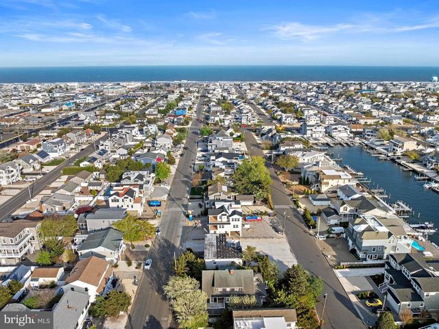354 W 11TH ST, Ship Bottom, NJ 08008