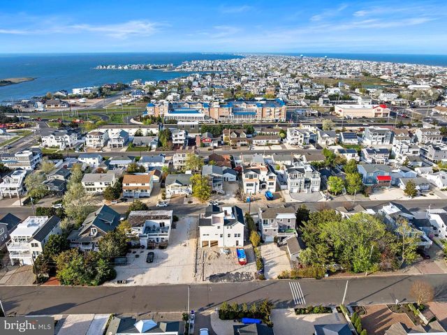 354 W 11TH ST, Ship Bottom, NJ 08008