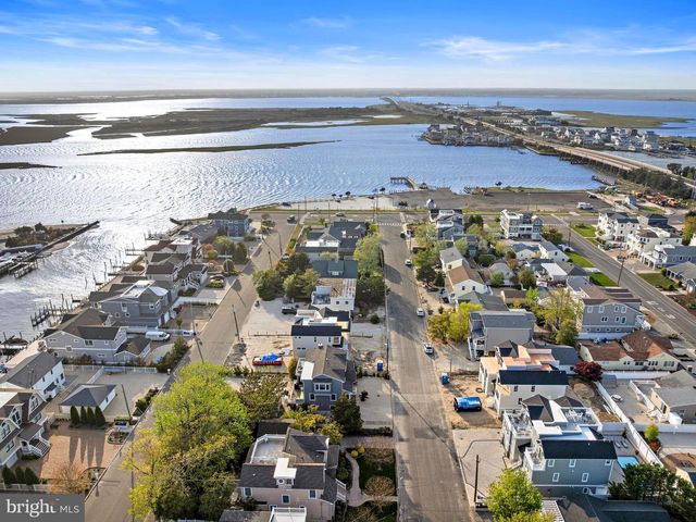 354 W 11TH ST, Ship Bottom, NJ 08008