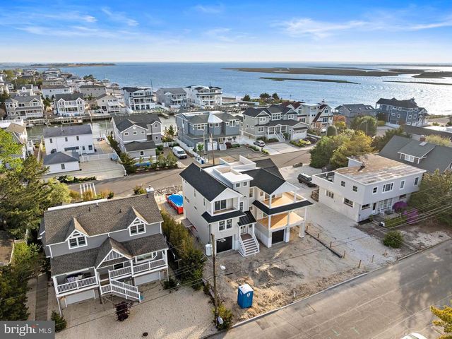 354 W 11TH ST, Ship Bottom, NJ 08008