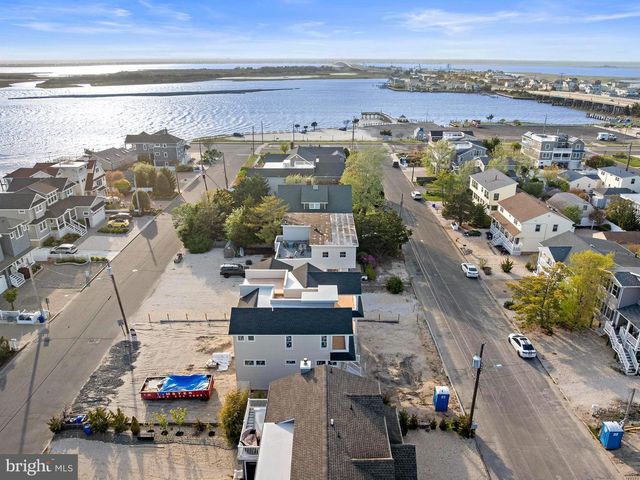 354 W 11TH ST, Ship Bottom, NJ 08008